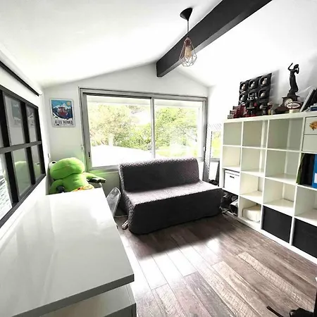 Maison Avec Grande Piscine 펜션